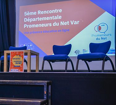 promeneurs-du-net-un-dispositif-de-la-CAF-du-Var-porté-par-la-FOL83